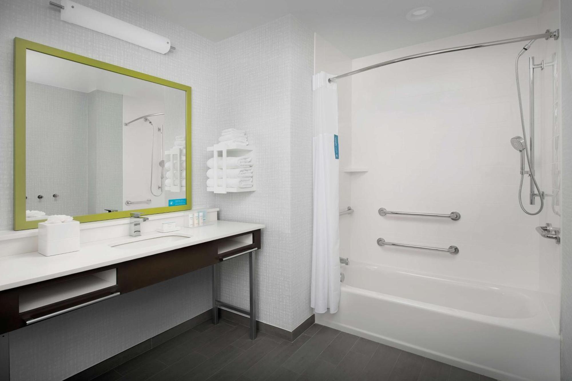 Hampton Inn & Suites Charlotte Airport Lake Pointe Esterno foto