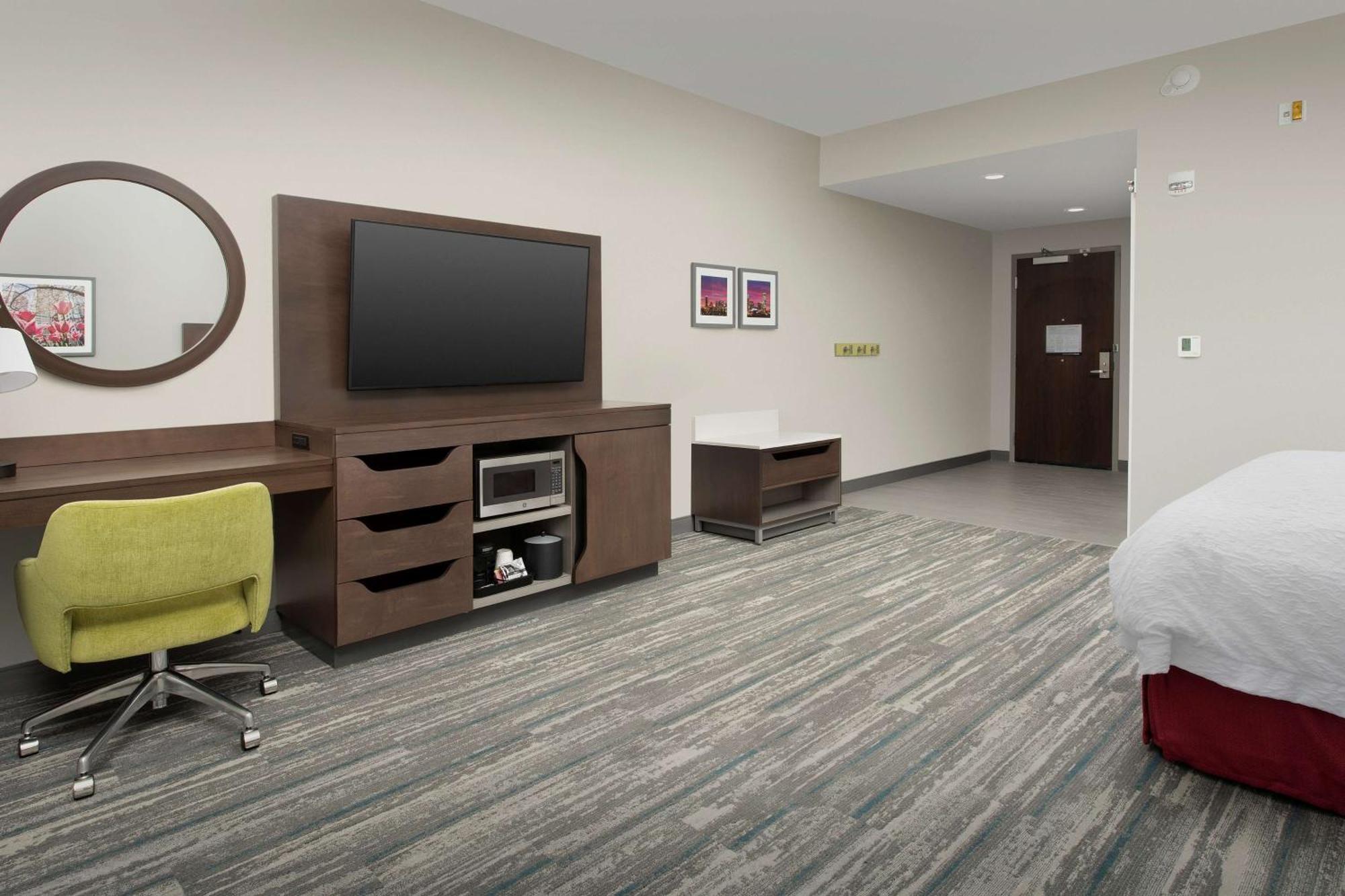Hampton Inn & Suites Charlotte Airport Lake Pointe Esterno foto