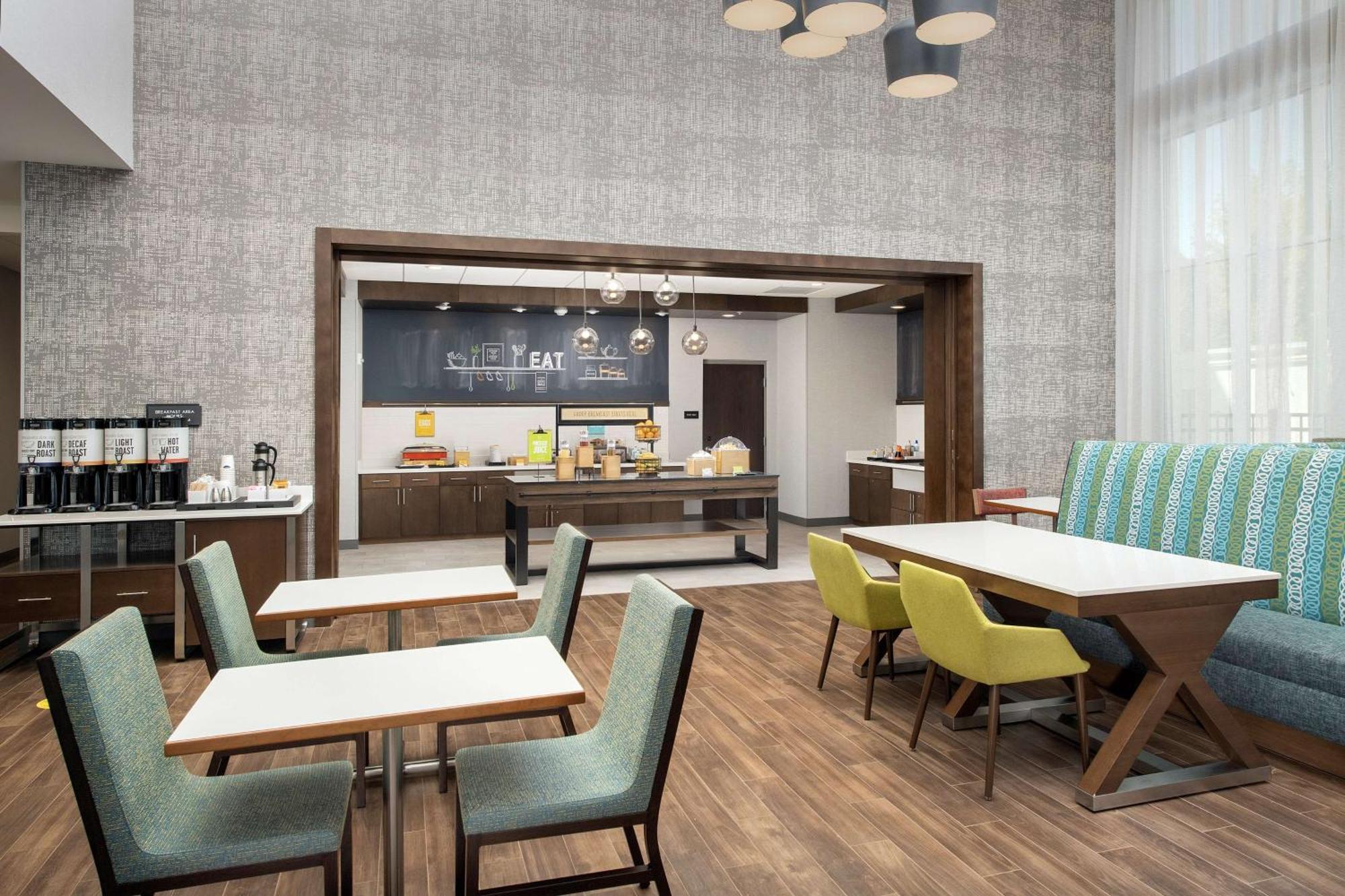 Hampton Inn & Suites Charlotte Airport Lake Pointe Esterno foto