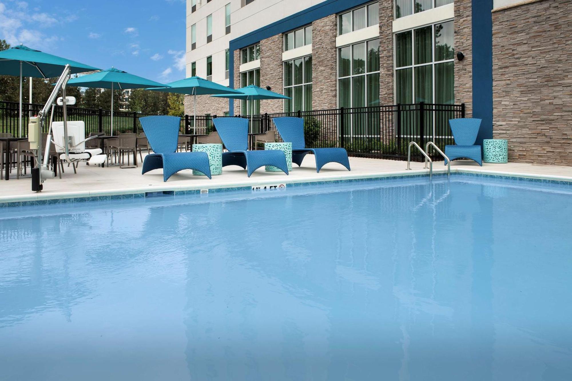 Hampton Inn & Suites Charlotte Airport Lake Pointe Esterno foto