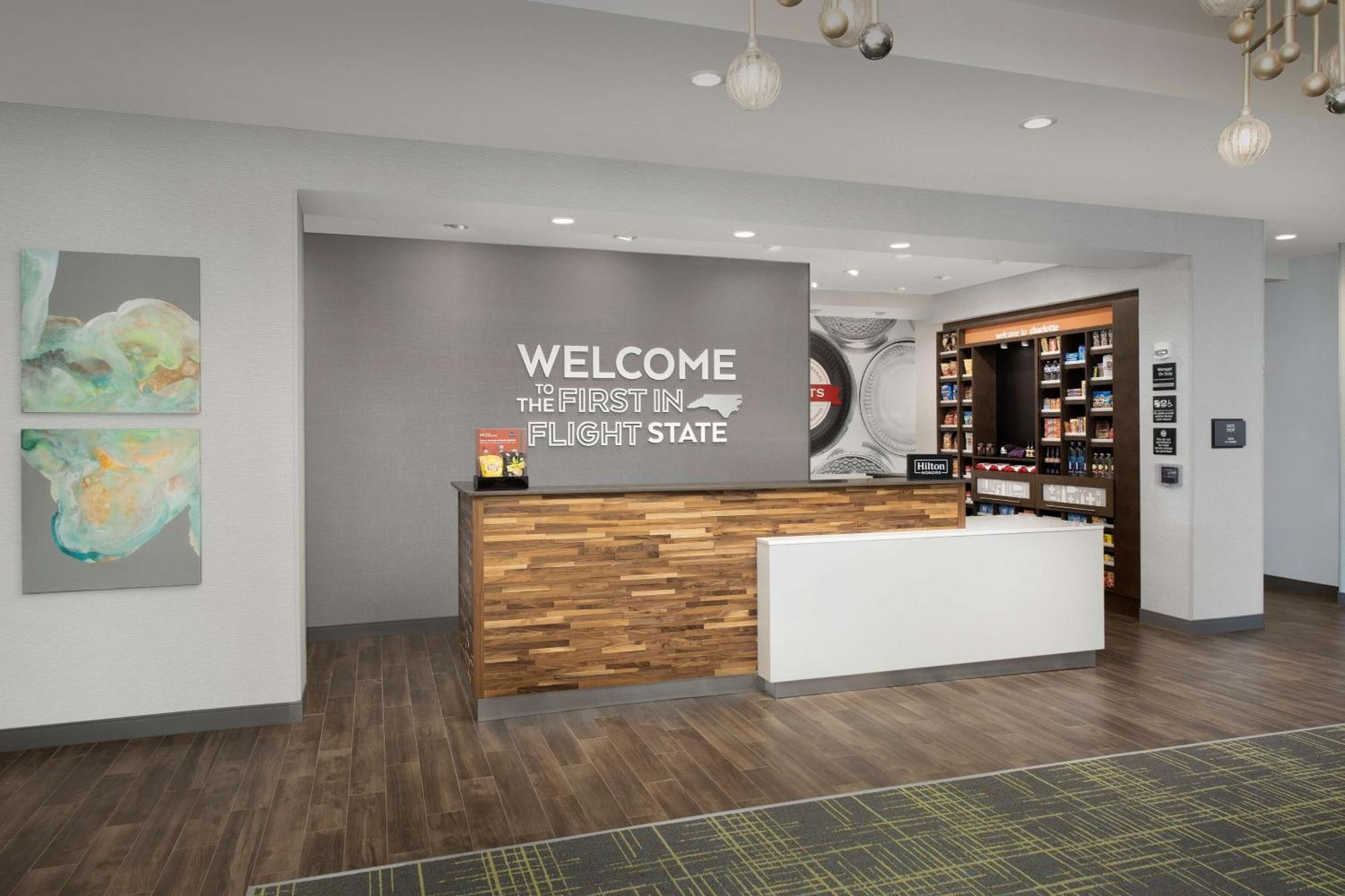 Hampton Inn & Suites Charlotte Airport Lake Pointe Esterno foto