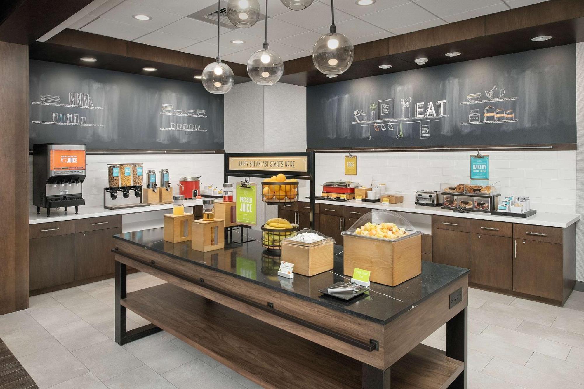 Hampton Inn & Suites Charlotte Airport Lake Pointe Esterno foto